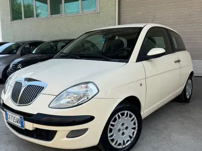Usata Lancia Ypsilon 60 CV (44 kW) 2005 Beige Utilitaria