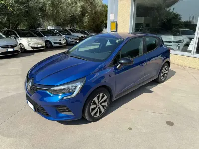 Usata Renault Clio V Equilibre 90 CV (66 kW) 2022 Blu iron Berlina