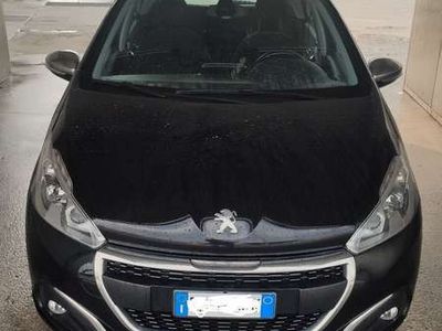 usata Peugeot 208 5p 1.2 Puretech Allure 82cv