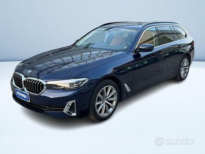 Usata BMW 520 Luxury Line 190 CV (139 kW) 2021 Blu metallizzato Station wagon