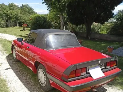 Usata Alfa Romeo Spider 125 CV (91 kW) 1989 Rosso Cabrio