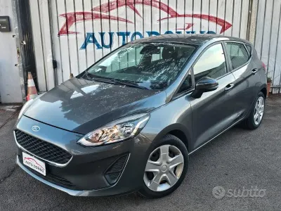 Usata Ford Fiesta 85 CV (62 kW) 2017 Grigio Utilitaria