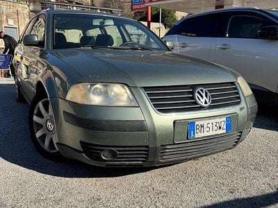 Usata VW Passat 160 CV (117 kW) 2000 Verde Station wagon