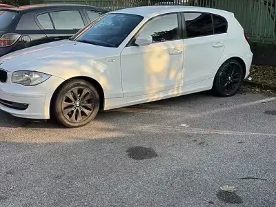 Usata BMW 118 143 CV (105 kW) 2010 Bianco Utilitaria