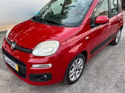 Usata Fiat Panda Lounge 85 CV (62 kW) 2013 Rosso Utilitaria
