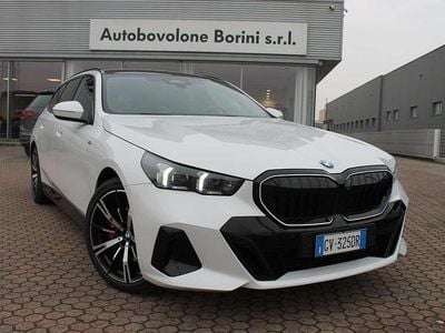 Usata BMW 520 M Sport 197 CV (144 kW) 2024 Mineral white metallizzato Station wagon