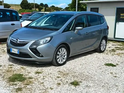Usata Opel Zafira Tourer Cosmo 131 CV (96 kW) 2012 Grigio Monovolume