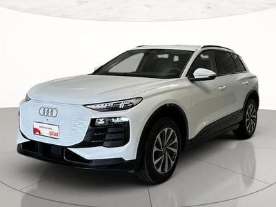 Usata Audi Q6 e-tron Advanced 225 kW (306 CV) 2025 Bianco ghiacciaio metallizzato SUV