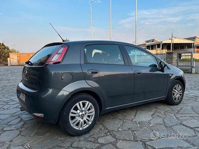 Usata Fiat Punto Lounge 75 CV (55 kW) 2015 Grigio Berlina