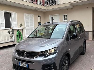 Begagnad Peugeot Rifter 131 HK (96 kW) 2022 Grå Minibuss