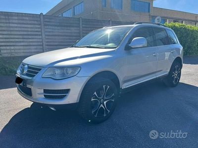 Usata VW Touareg 174 CV (127 kW) 2008 Argento SUV