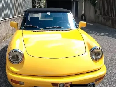 Usata Alfa Romeo Spider 117 CV (86 kW) 1992 Giallo Cabrio