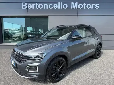 Usata VW T-Roc Black Edition 116 CV (85 kW) 2020 Grigio SUV
