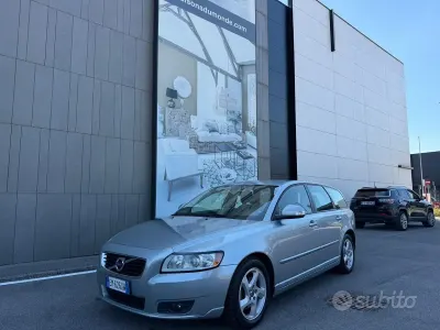 Usata Volvo V50 R-Design 115 CV (84 kW) 2012 Grigio Station wagon