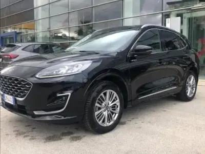 Usata Ford Kuga Vignale 225 CV (165 kW) 2023 Agate black (metallizzato) SUV