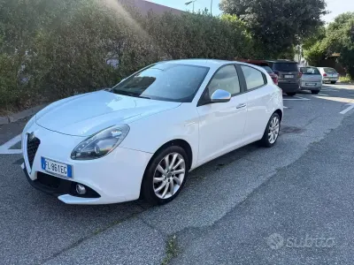 Usata Alfa Romeo Giulietta Super 120 CV (88 kW) 2017 Bianco Utilitaria