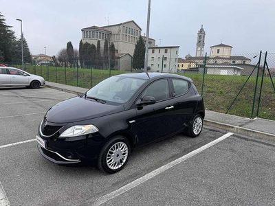 Usata Lancia Ypsilon Gold 69 CV (50 kW) 2018 Nero Utilitaria