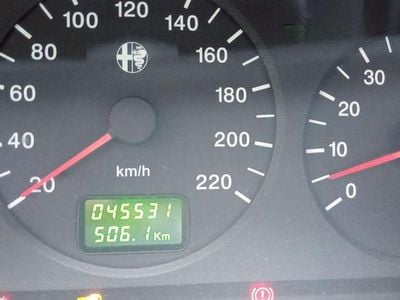 Usata Alfa Romeo 146 103 CV (75 kW) 1996 Grigio Utilitaria