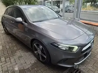 Usata Mercedes A180 116 CV (85 kW) 2018 Grigio Berlina