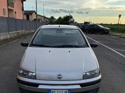Usata Fiat Punto 60 CV (44 kW) 2001 Utilitaria