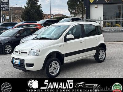 Usata Fiat Panda 4x4 Climbing 74 CV (54 kW) 2012 Bianco Utilitaria
