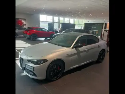 Nuova Alfa Romeo Giulia Veloce 211 CV (155 kW) 2026 Bianco lunare Berlina