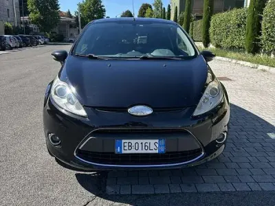 Usata Ford Fiesta Titanium 95 CV (69 kW) 2010 Berlina