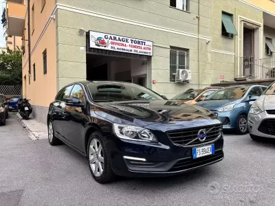 Usata Volvo V60 Business Edition 120 CV (88 kW) 2018 Bluazzurro Station wagon