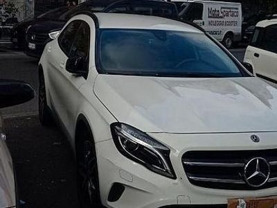 Usata Mercedes GLA200 136 CV (100 kW) 2016 Bianco SUV