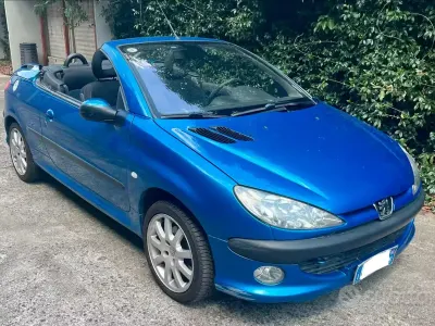 Usata Peugeot 206 CC 136 CV (100 kW) 2001 Bluazzurro Cabrio
