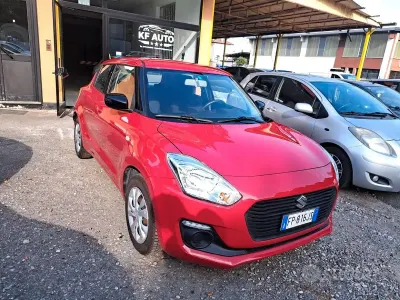Usata Suzuki Swift 90 CV (66 kW) 2018 Rosso Utilitaria
