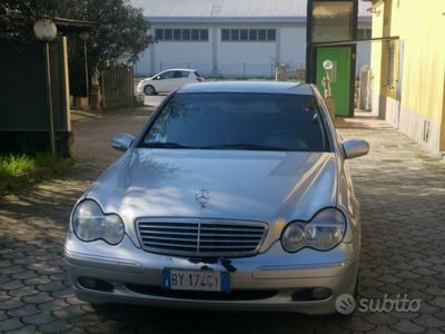 usata Mercedes C200 benzina + metano