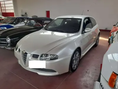 Usata Alfa Romeo 147 GTA 250 CV (183 kW) 2004 Bianco perlato Utilitaria
