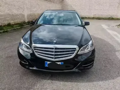 Usata Mercedes E200 184 CV (135 kW) 2013 Nero Berlina