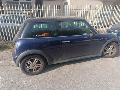 Usata Mini ONE 75 CV (55 kW) 2004 Blu Utilitaria