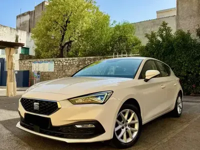 Usata Seat Leon Business 116 CV (85 kW) 2022 Bianco Berlina
