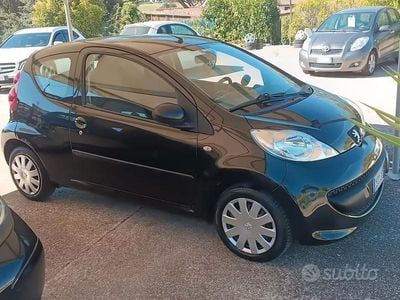 Usata Peugeot 107 68 CV (50 kW) 2009 Grigio Utilitaria