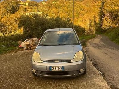 Usata Ford Fiesta 2005 Verde Utilitaria