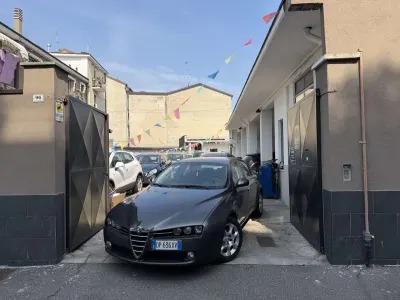 Usata Alfa Romeo 159 Distinctive 160 CV (117 kW) 2008 Marrone Berlina