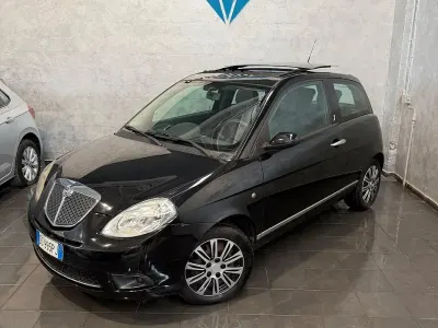 Usata Lancia Ypsilon 77 CV (56 kW) 2008 Nero Utilitaria