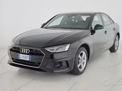 Begagnad Audi A4 Business 136 HK (100 kW) 2022 Svart Sedan