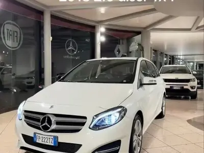 Usata Mercedes B200 Premium 136 CV (100 kW) 2018 Bianco Utilitaria