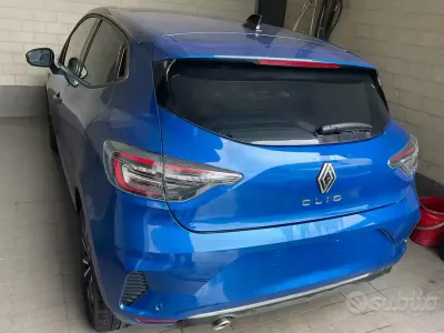 Usata Renault Clio 90 CV (66 kW) 2024 Bluazzurro Utilitaria