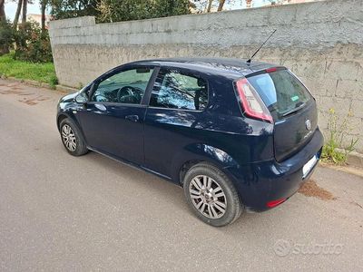 Usata Fiat Punto 69 CV (50 kW) 2012 Blu Utilitaria
