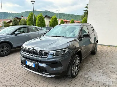 Usata Jeep Compass Summit 131 CV (96 kW) 2025 Grigio SUV