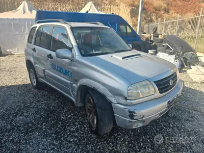 Usata Suzuki Grand Vitara 109 CV (80 kW) 2001 Grigio SUV