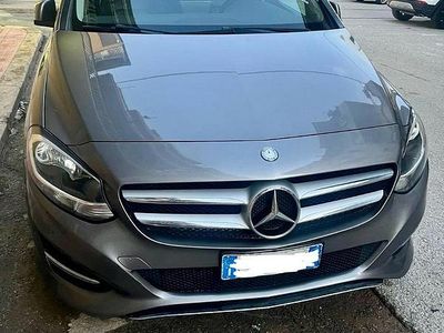 Usata Mercedes B200 Executive 136 CV (100 kW) 2017 Grigio Utilitaria
