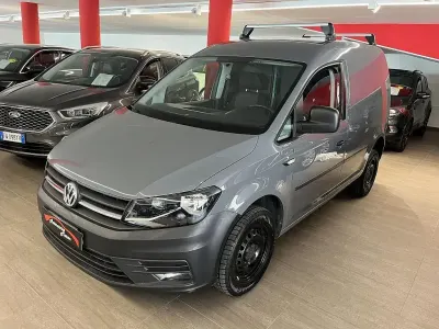 Usata VW Caddy 122 CV (89 kW) 2017 Grigio Monovolume