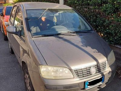 Usata Fiat Idea Active 69 CV (50 kW) 2010 Grigio Monovolume