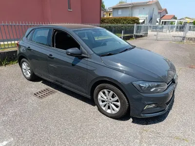 Usata VW Polo 95 CV (69 kW) 2018 Grigio Utilitaria